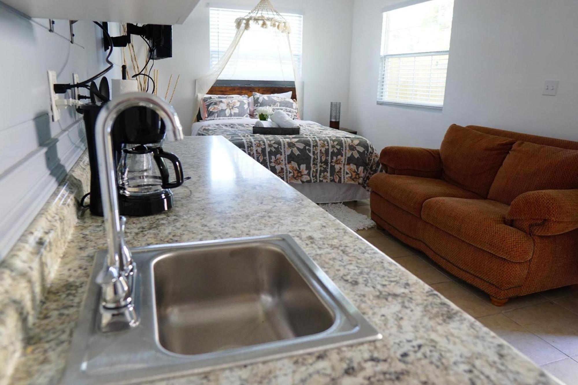Mi Casa Es Tu Casa, Airport Suites Tampa Extérieur photo
